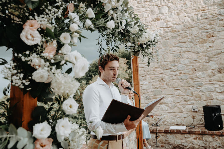 Pascal and Conrad running on a path through a field