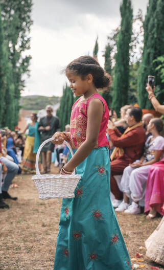 Pascal and Conrad running on a path through a field